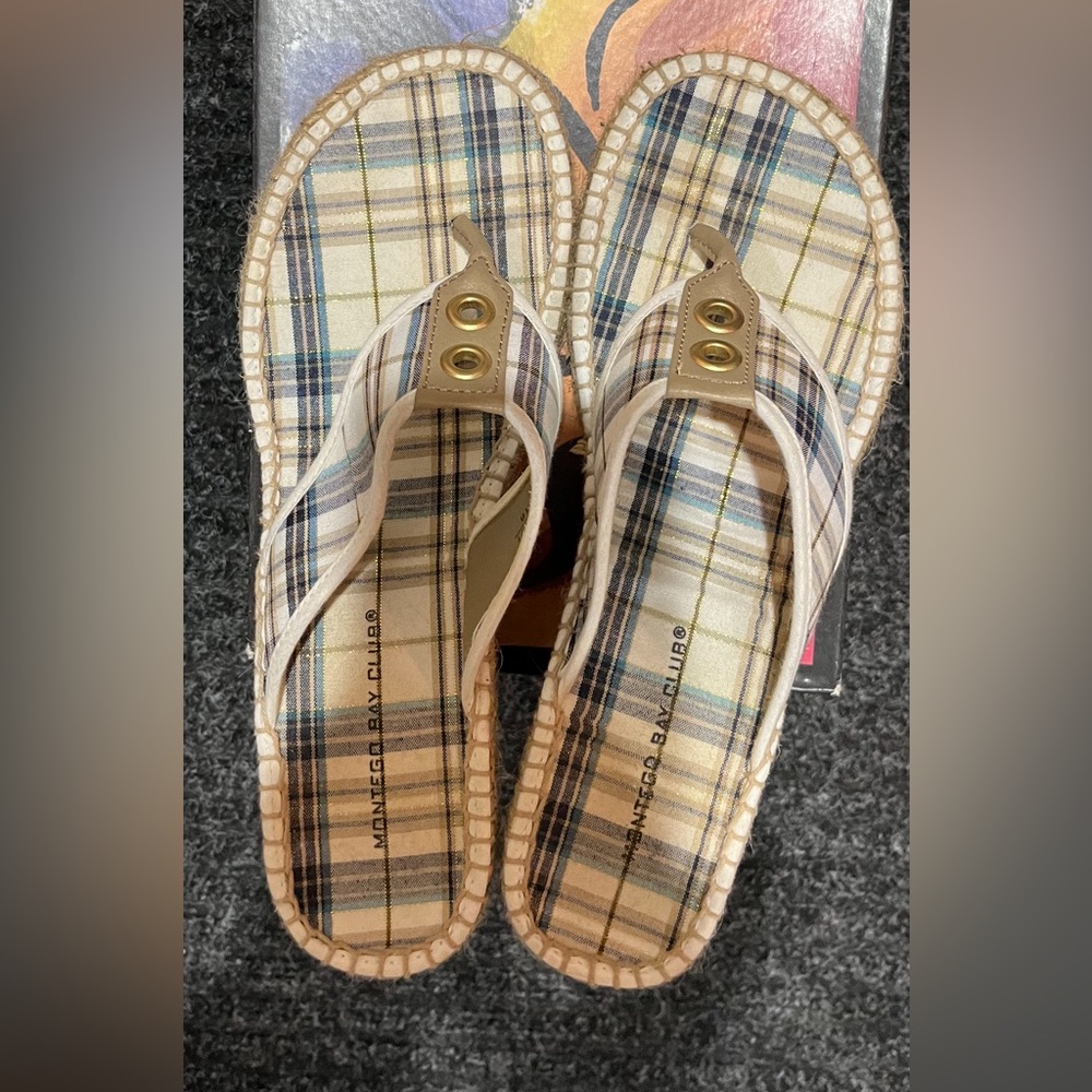 Montego Bay Club. 71/2 women’s shoes. Plaid flip flops. - Picture 9 of 11